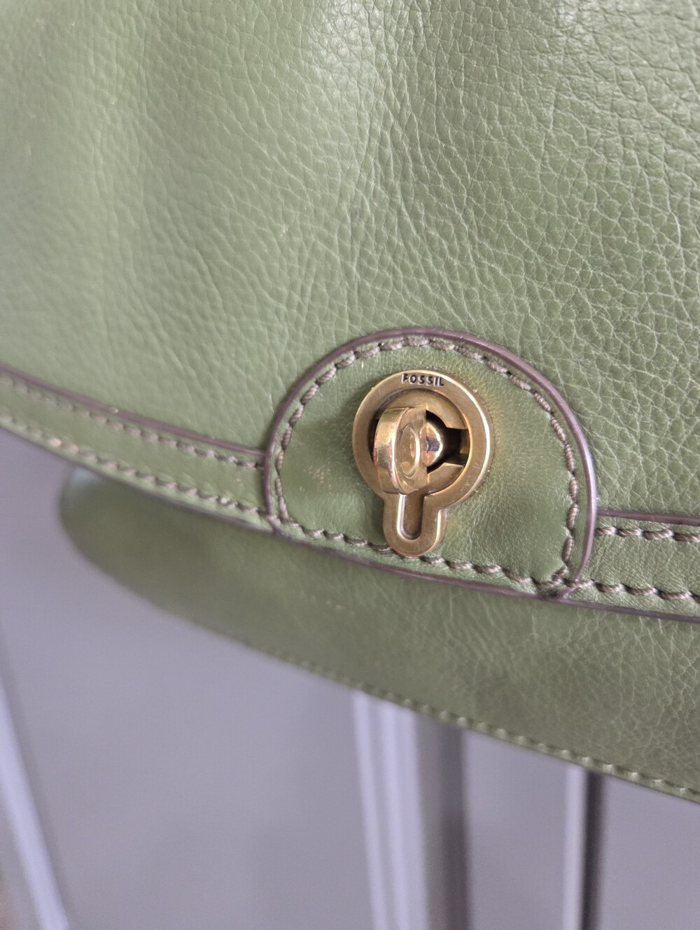 FOSSIL TURN LOCK CROSSBODY PURSE LEATHER OLIVE/ BRASS - Picture 5 of 16